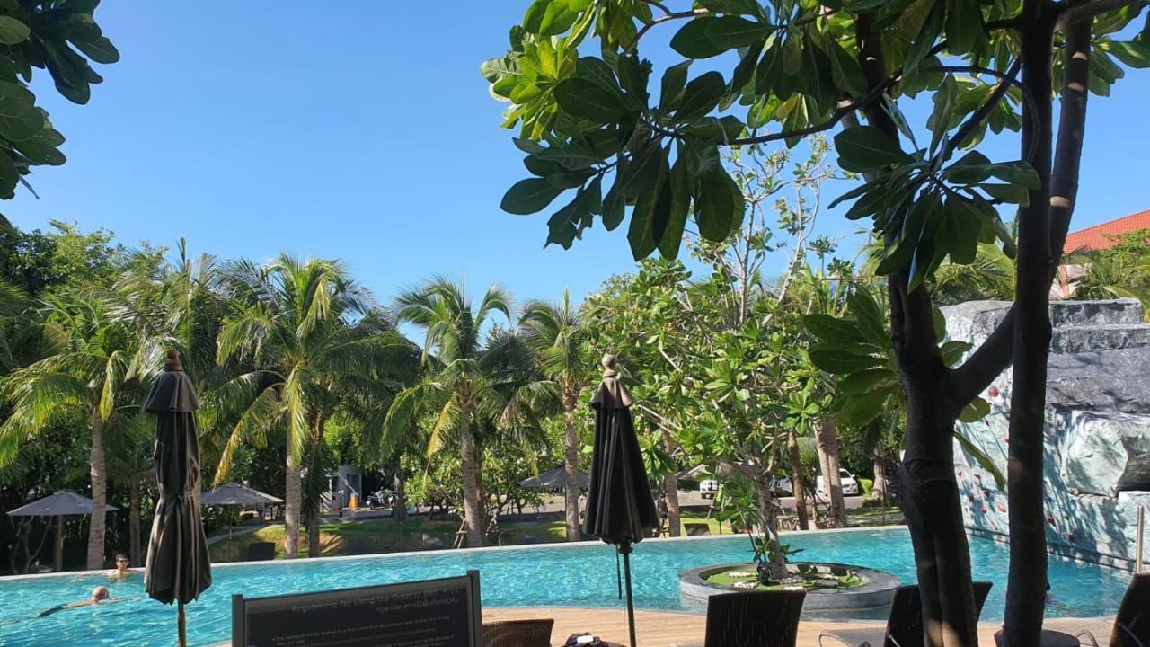 Unixx Condo Pattaya Near Walking Street Luaran gambar